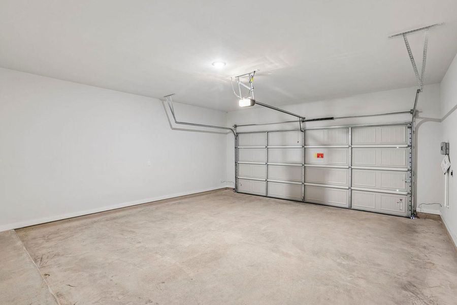 Spacious, unfurnished interior of a new home in Avery Centre, Round Rock (Image 23). Spacious, unfurnished interior of a new home in Avery Centre, Round Rock (Image 23).
