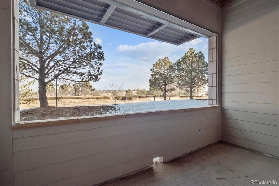 Exterior details and patio area of a home in Condo Collection at Grand Vue at Interlocken, Broomfield (Image 3).