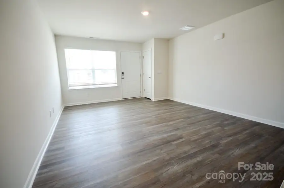 Spacious, unfurnished interior of a new home in Aberdeen Place, Asheville (Image 12).