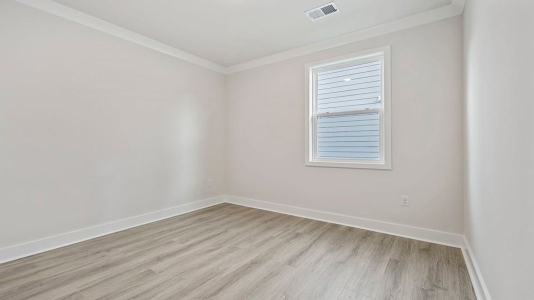Spacious, unfurnished interior of a new home in Cottonwood Ridge, Piedmont (Image 17).