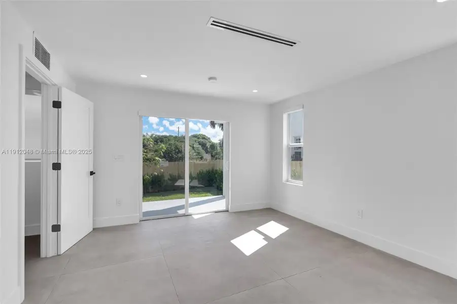 Spacious, unfurnished interior of a new home in , West Palm Beach (Image 36).