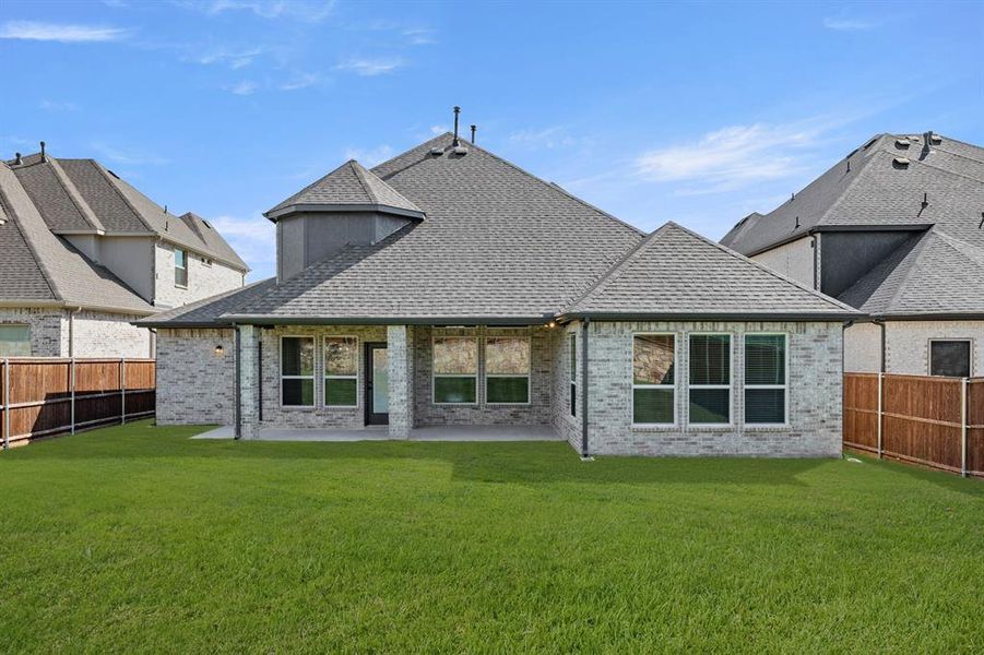 9933 Villa Verde-Back-1