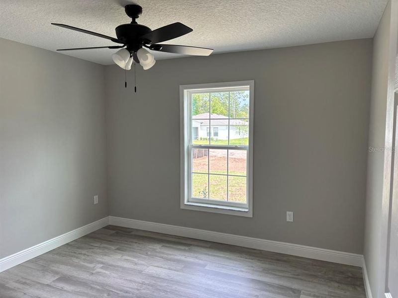 Spacious, unfurnished interior of a new home in , Dunnellon (Image 21).