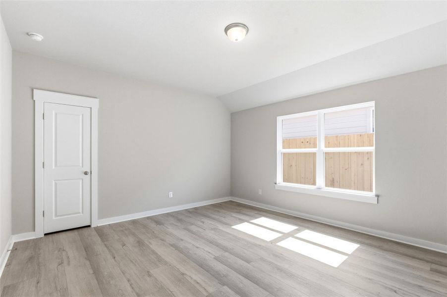 Spacious, unfurnished interior of a new home in Hunters Glen, Jarrell (Image 18).