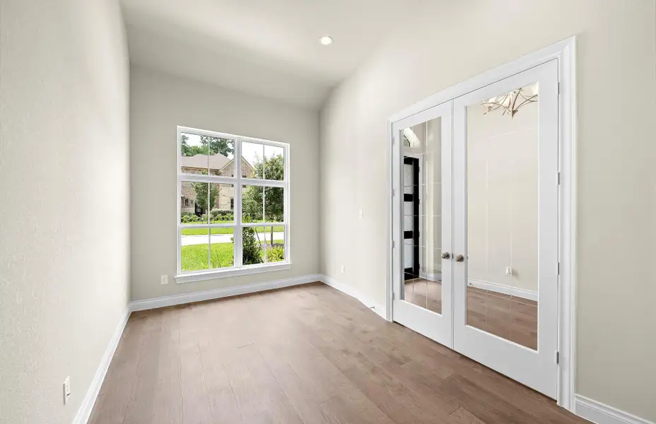 Spacious, unfurnished interior of a new home in The Woodlands Hills 65′, Willis (Image 41). Spacious, unfurnished interior of a new home in The Woodlands Hills 65′, Willis (Image 41).
