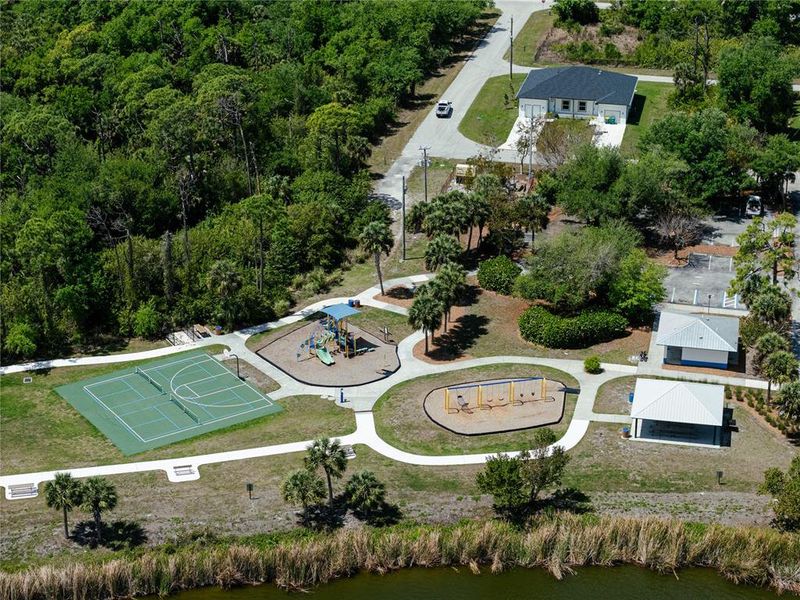Community amenities in , Port Charlotte (Image 59).