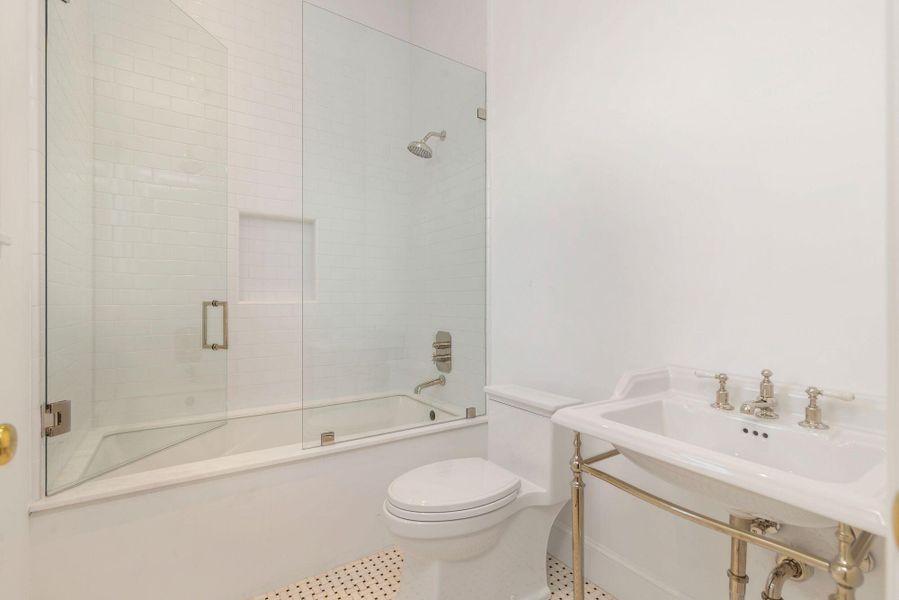 Image 35 of a home in .