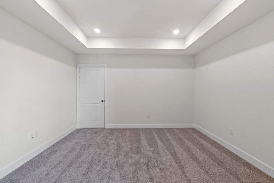 Spacious, unfurnished interior of a new home in Parmer Ranch, Georgetown (Image 27).