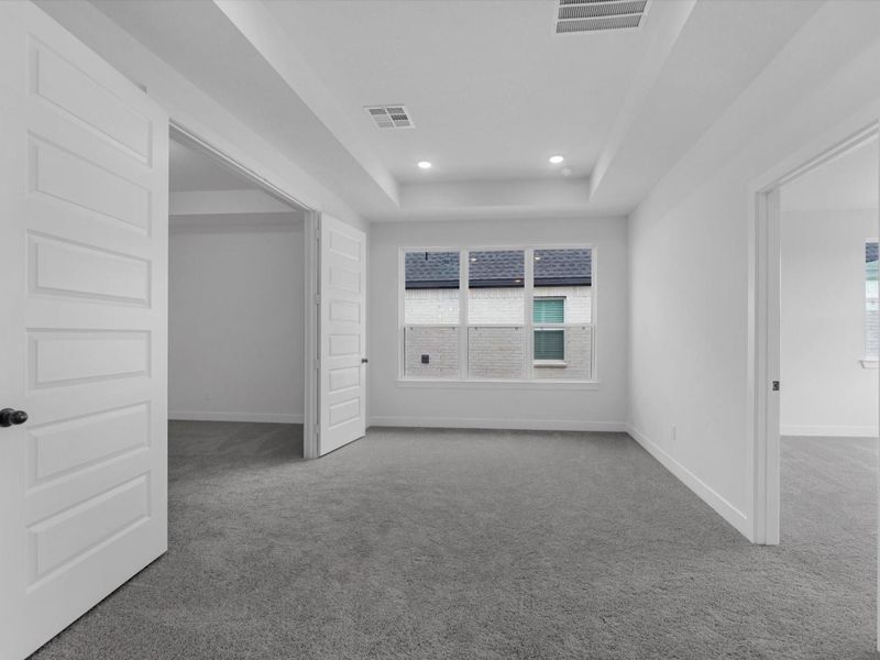Spacious, unfurnished interior of a new home in Harvest Green, Richmond (Image 8).