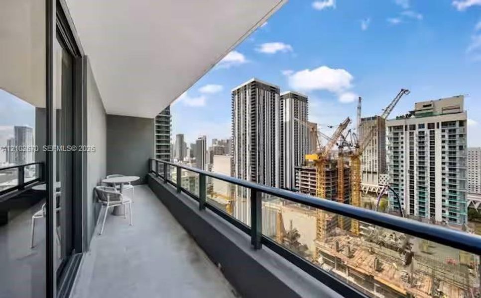 Condo located in Miami, FL showcasing its design and architecture (Image 21).