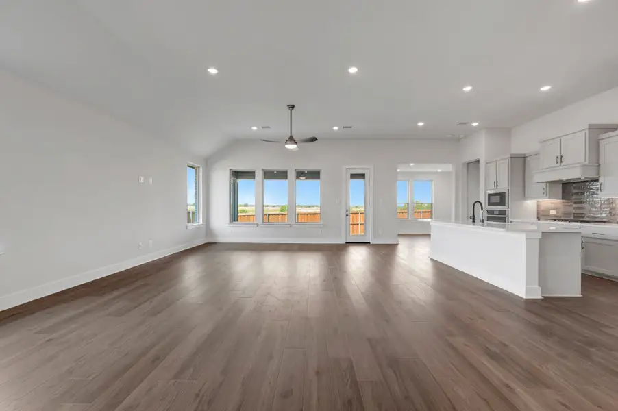 Spacious, unfurnished interior of a new home in LaPrelle, Fort Worth (Image 13).