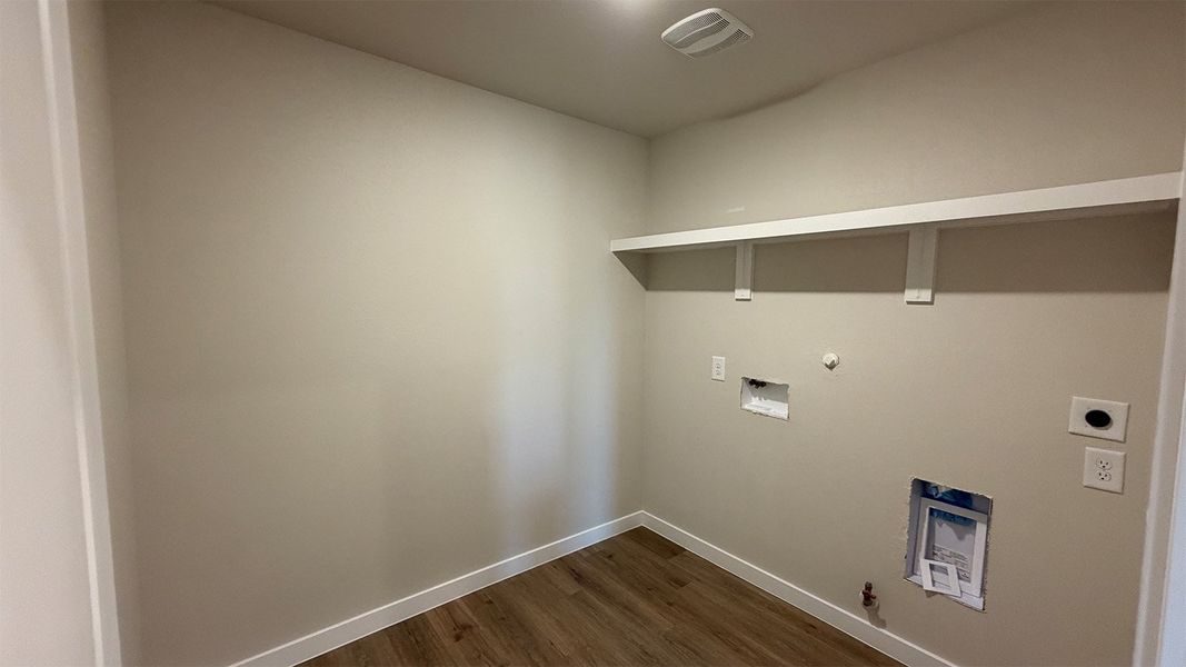 Spacious, unfurnished interior of a new home in The Lakes Northwest, Corpus Christi (Image 35).