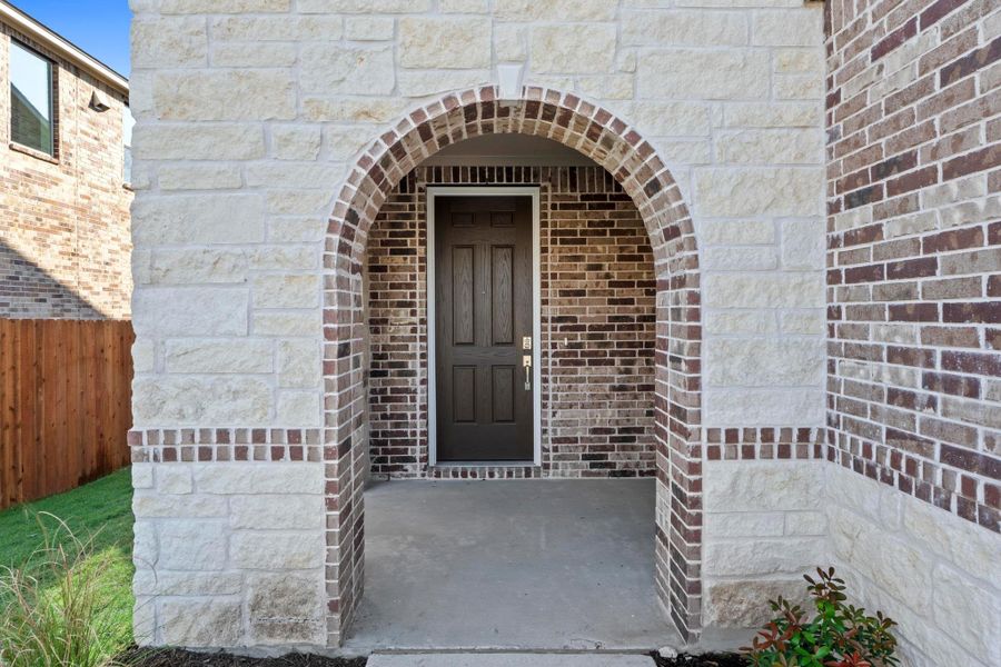 Exterior details and patio area of a home in Salerno - Heritage Collection, Round Rock (Image 3).