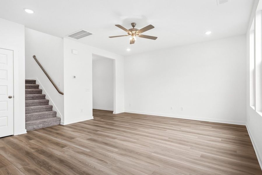 Spacious, unfurnished interior of a new home in Calista Farms, White House (Image 77).