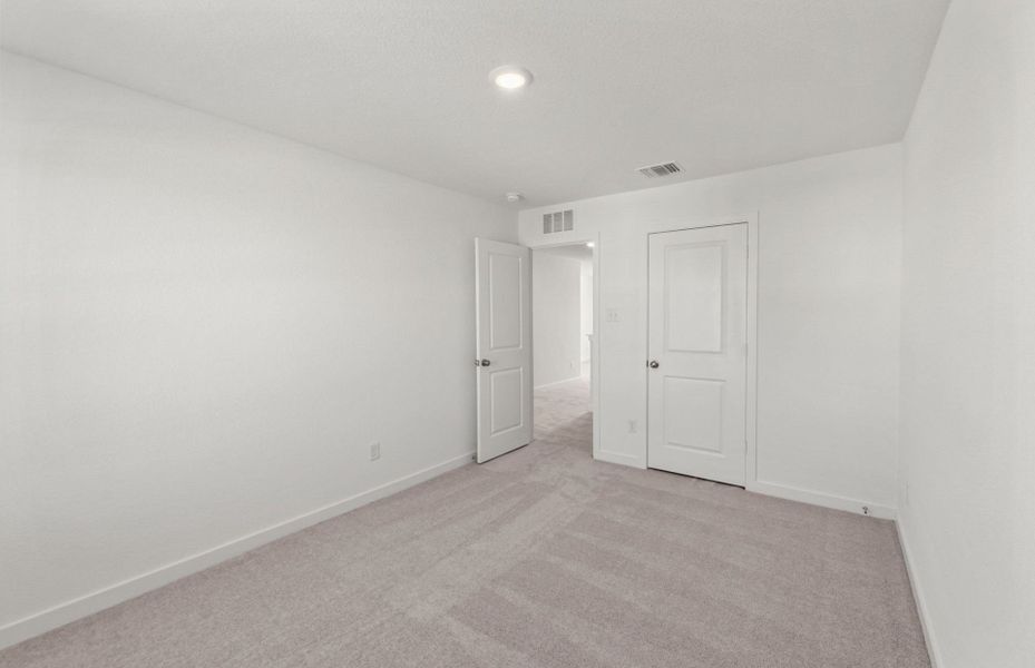 Spacious, unfurnished interior of a new home in Sonterra, Jarrell (Image 41).