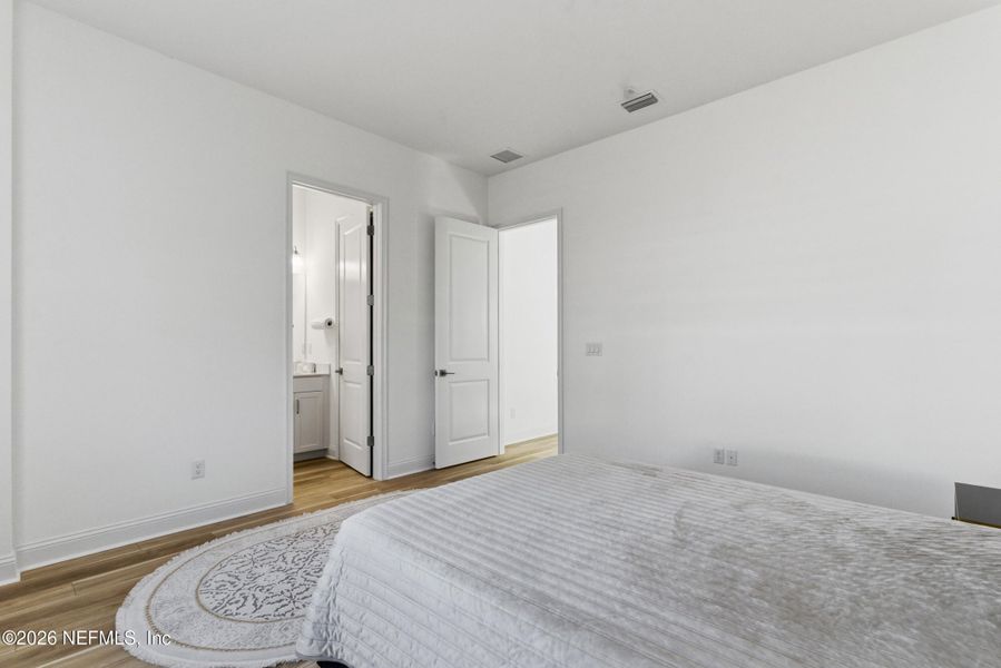 Spacious, unfurnished interior of a new home in Middlebourne, St. Johns (Image 23).