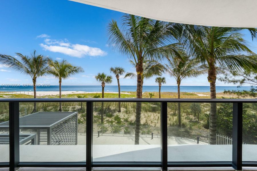 Exterior details and patio area of a home in Casamar, Pompano Beach (Image 23).