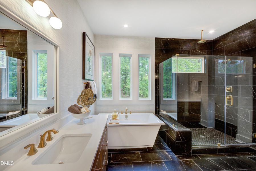 CRBT-0099-00_Ballentine E_Primary Suite