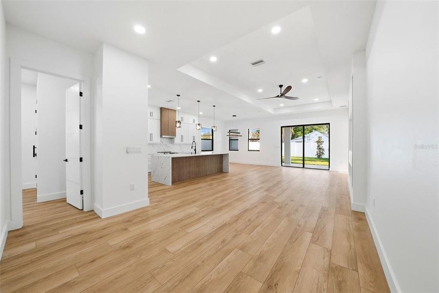 Spacious, unfurnished interior of a new home in , St. Petersburg (Image 40).