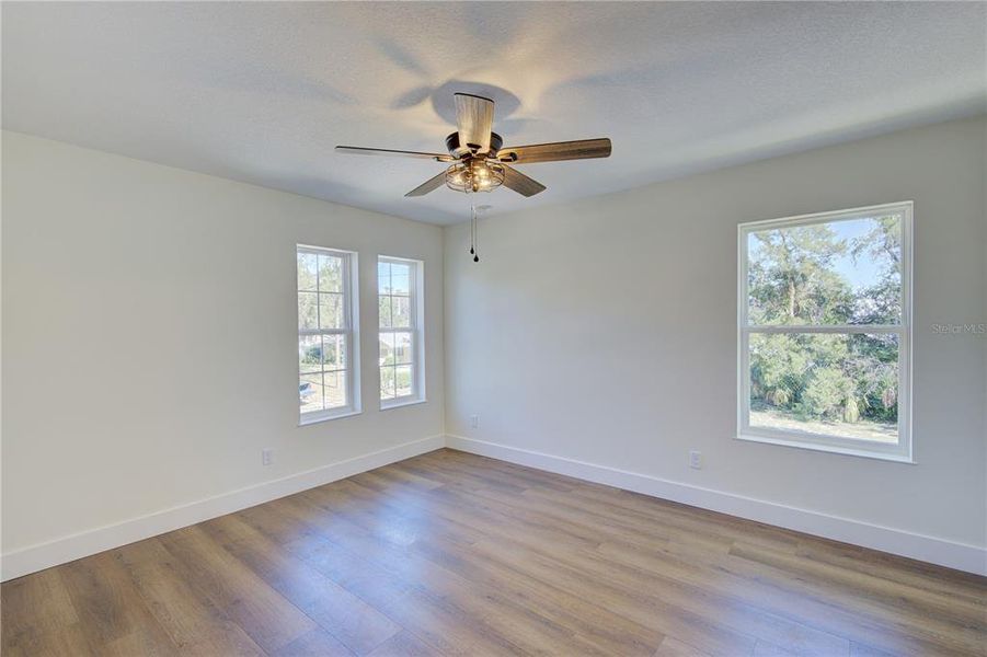Spacious, unfurnished interior of a new home in , Mount Dora (Image 47).