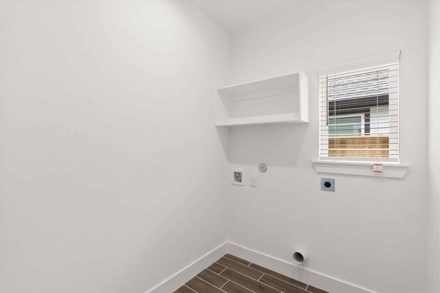 Spacious, unfurnished interior of a new home in Meridiana, Manvel (Image 17).