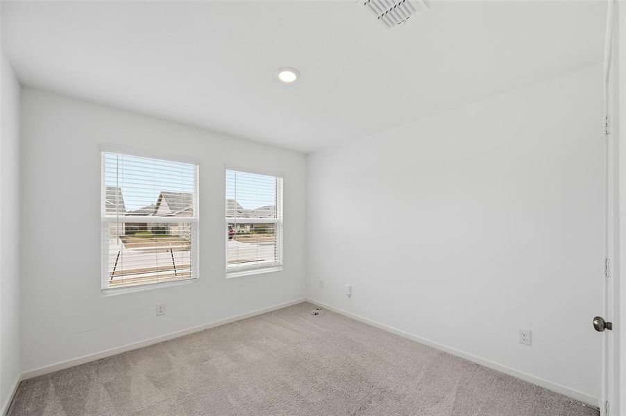 Spacious, unfurnished interior of a new home in Verandah, Royse City (Image 15).