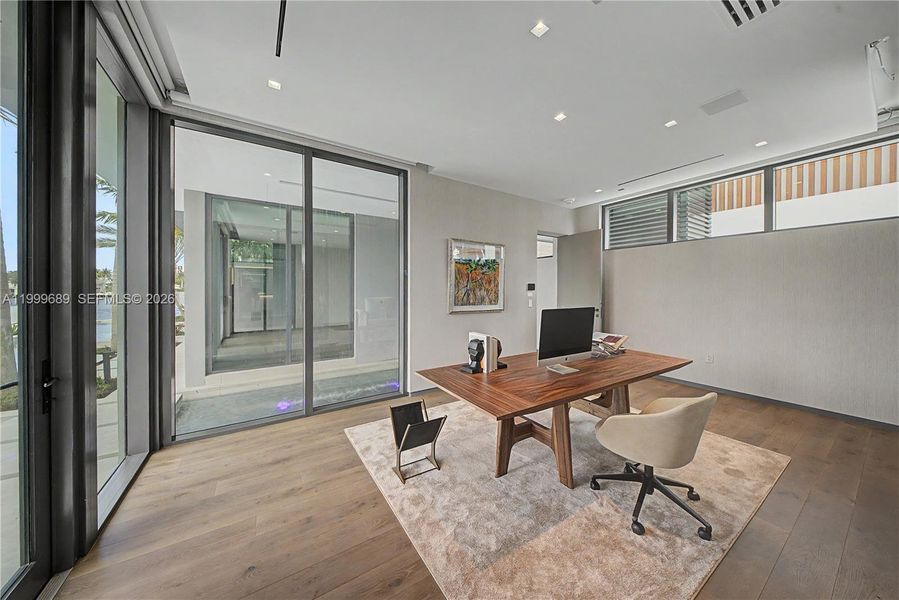 Furnished interior view inside a new home in , Fort Lauderdale (Image 20).
