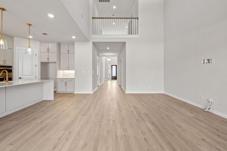 Representative unfurnished interior of a home built from the Ashlyn by Ashton Woods in Provence, Austin (Image 33).