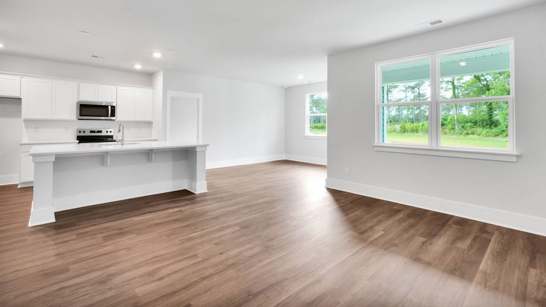 Spacious, unfurnished interior of a new home in Magnolia Ridge at Blake Farm, Wilmington (Image 19).