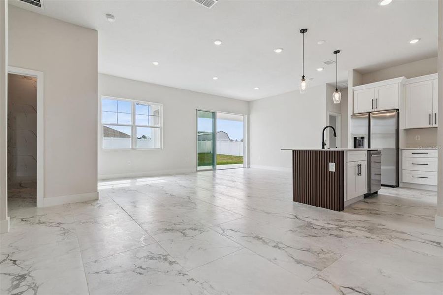 Spacious, unfurnished interior of a new home in , Belleview (Image 15).