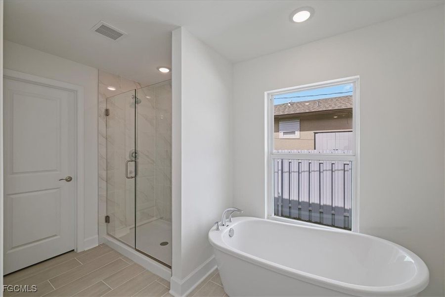 Furnished interior view inside a new home in Cape Coral, Cape Coral (Image 12).