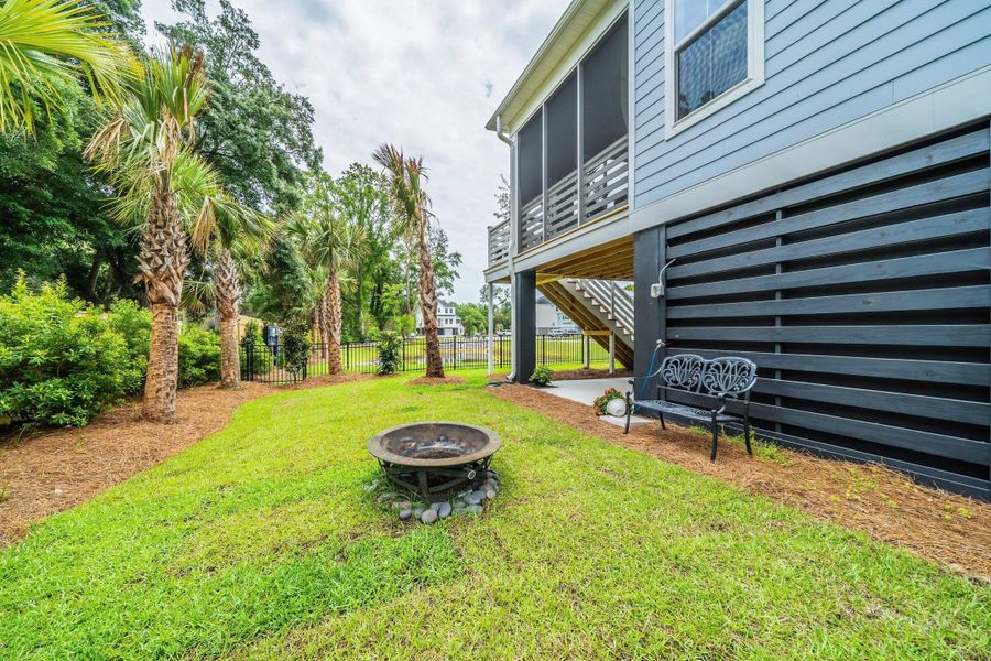 Exterior details and patio area of a home in , Mount Pleasant (Image 48).