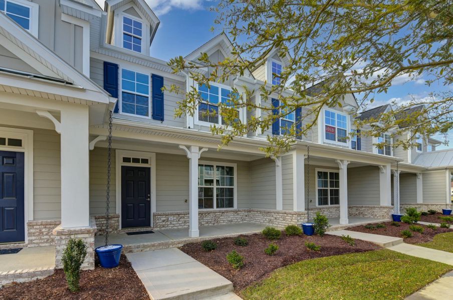 Exterior details and patio area of a home in Lake Carolina Townhomes, Columbia (Image 27).