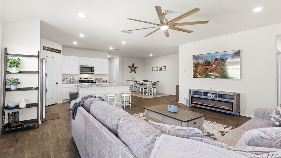 Furnished interior view inside a new home in Arroyo Ranch, Seguin (Image 26).