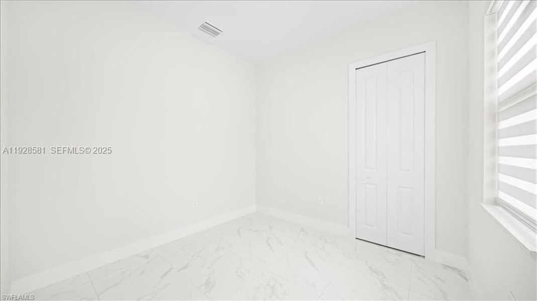 Spacious, unfurnished interior of a new home in , Lehigh Acres (Image 16).