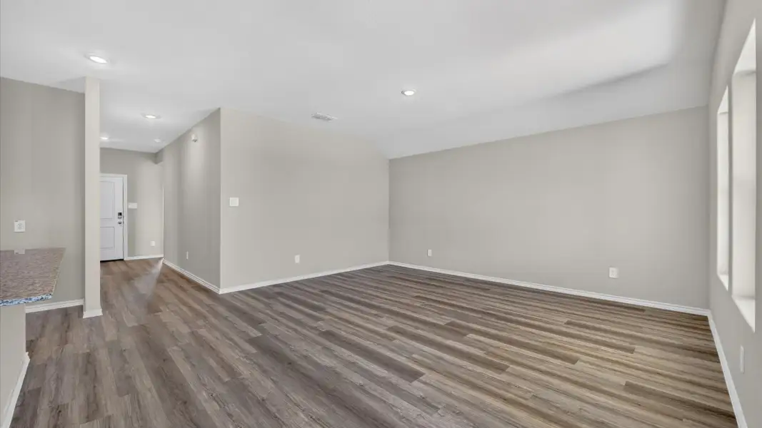 Spacious, unfurnished interior of a new home in Rosewood at Beltmill, Fort Worth (Image 17).