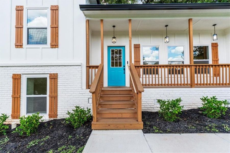 Exterior details and patio area of a home in , Fairburn (Image 3).