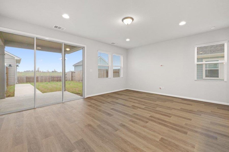 Spacious, unfurnished interior of a new home in Castlewood, Taylor (Image 27).