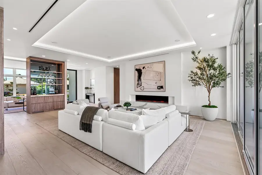 LIVING_ROOM_ANGLE_LEFT