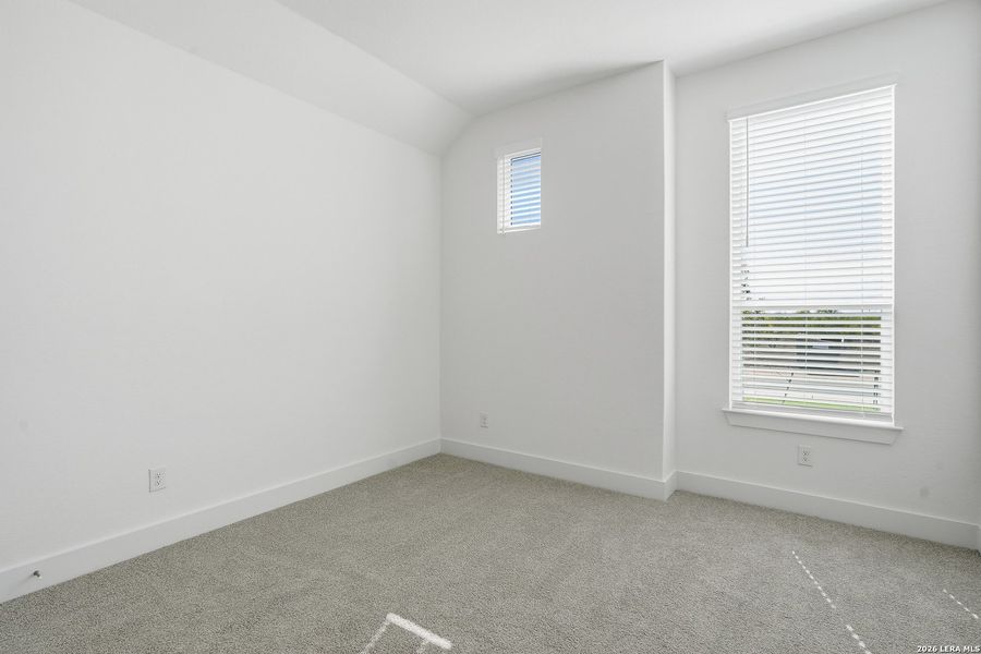 Spacious, unfurnished interior of a new home in Sienna Lakes, San Antonio (Image 20).