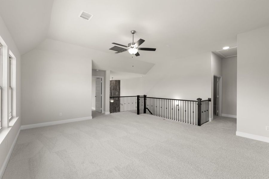 Spacious, unfurnished interior of a new home in River Ranch, Van Alstyne (Image 27).