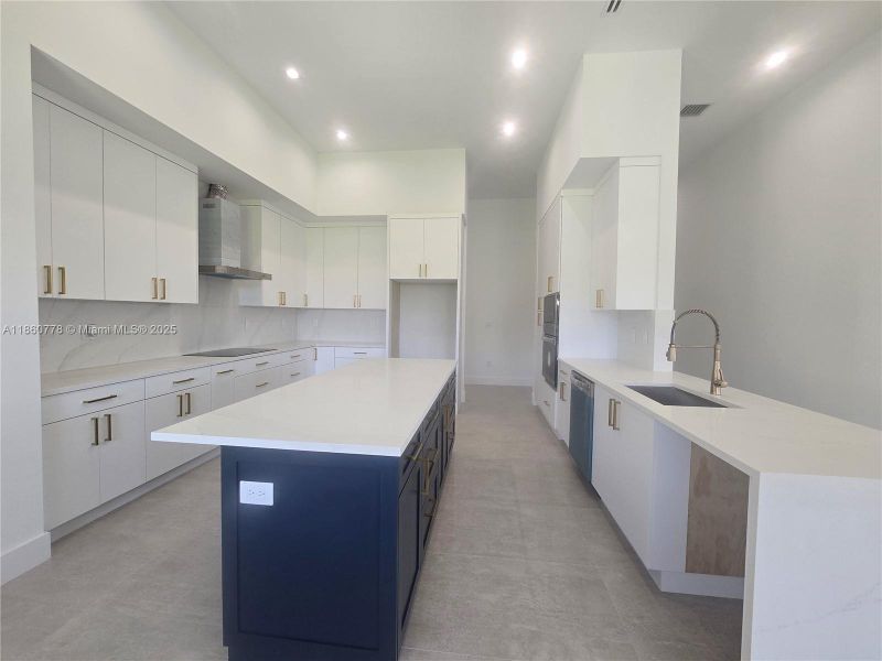 Furnished interior view inside a new home in , Homestead (Image 46).