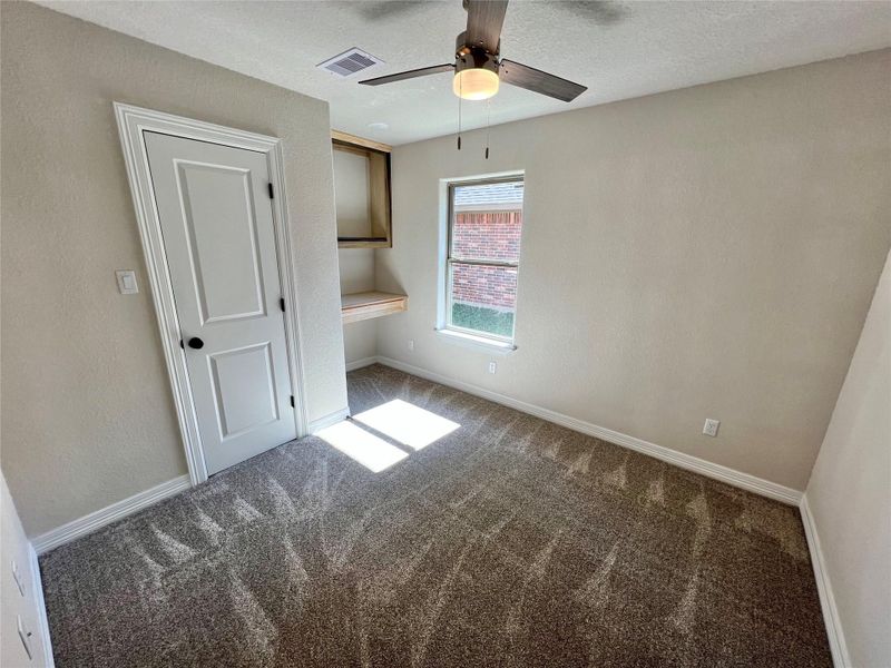 Spacious, unfurnished interior of a new home in , Angleton (Image 29).