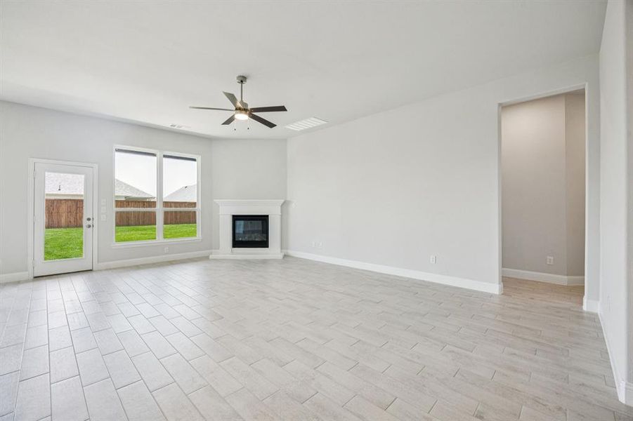 Spacious, unfurnished interior of a new home in Sicily, Princeton (Image 11).