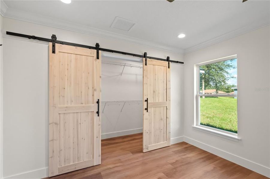 Spacious, unfurnished interior of a new home in , Dunnellon (Image 19).