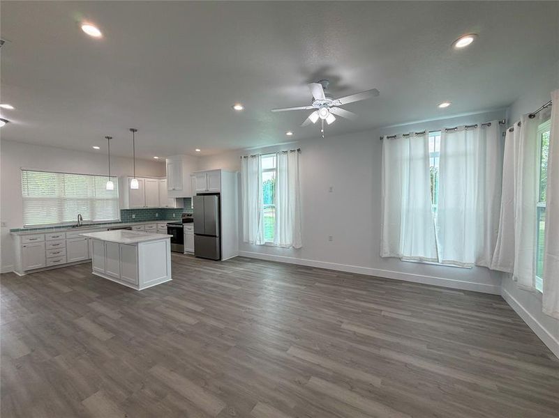 Spacious, unfurnished interior of a new home in , Bellmead (Image 13). Spacious, unfurnished interior of a new home in , Bellmead (Image 13).