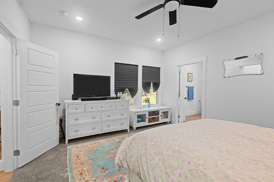 Furnished interior view inside a new home in , Whitesboro (Image 15).