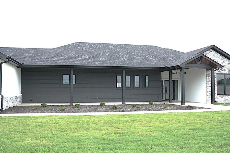 Exterior details and patio area of a home in , Crawford (Image 25).