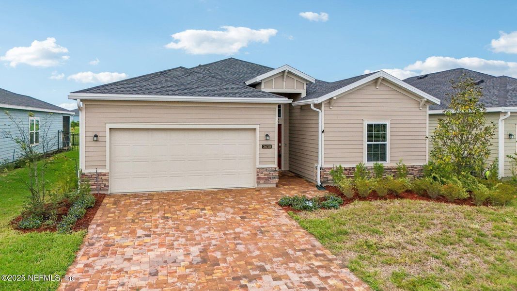 Exterior details and patio area of a home in , Green Cove Springs (Image 31).