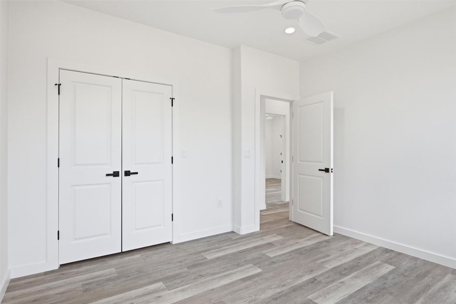 Spacious, unfurnished interior of a new home in , Smithville (Image 17).